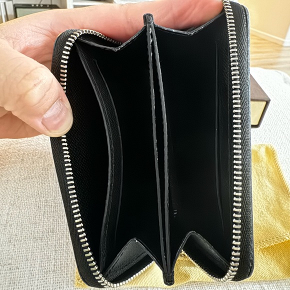 LOUIS VUITTON TAIGA LEATHER - Picture 6 of 6